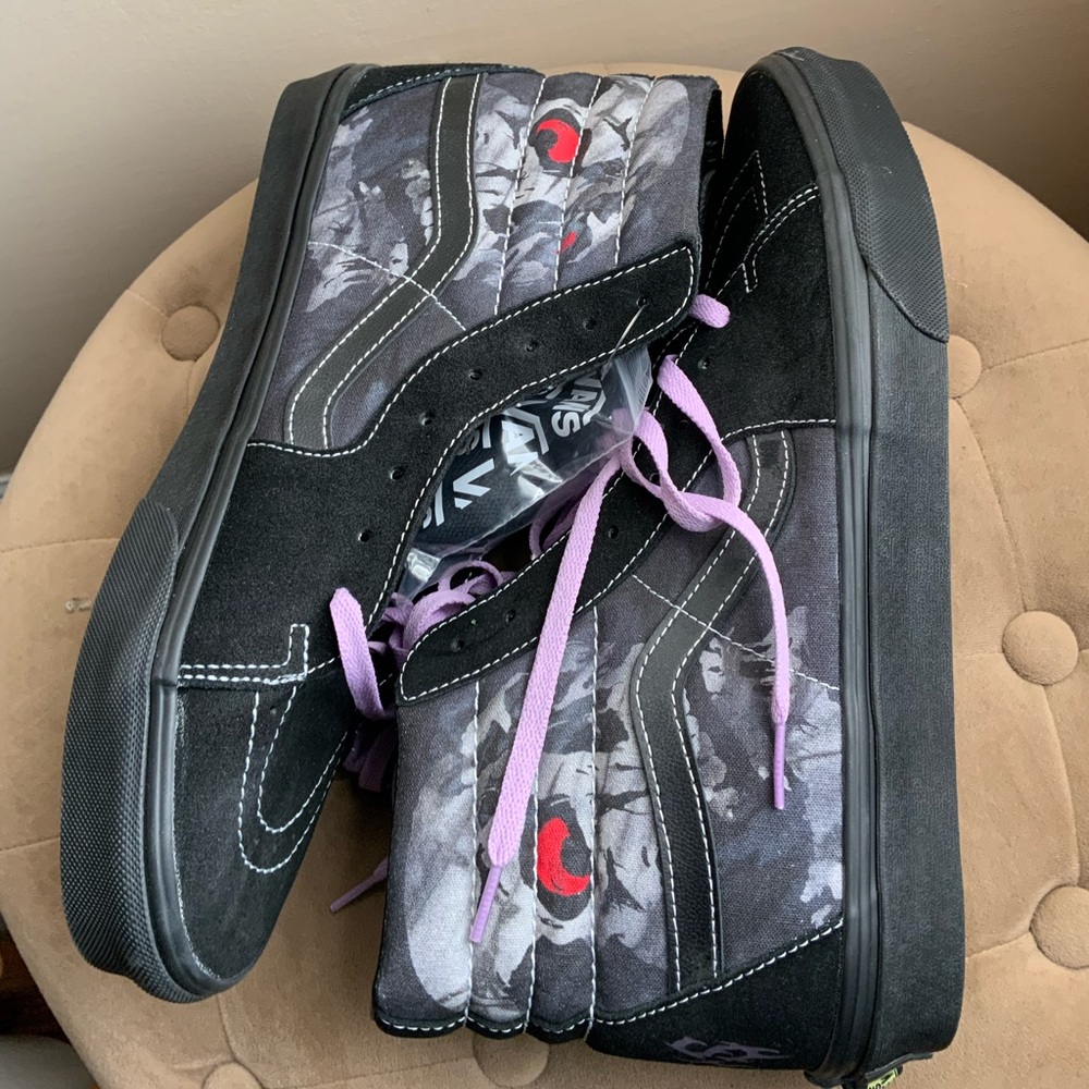 Men’s Vans Hi-Tops Black and Purple Sneakers Lace-Up Size 12 NEW
